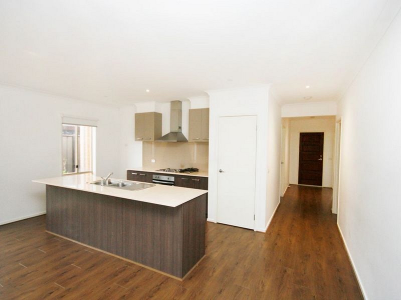 15 Chartwell Avenue, Truganina VIC 3029