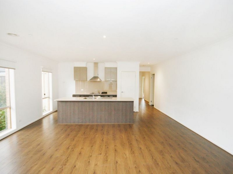 15 Chartwell Avenue, Truganina VIC 3029