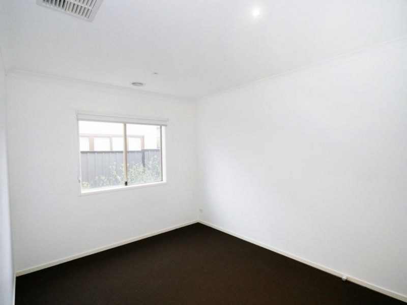 15 Chartwell Avenue, Truganina VIC 3029