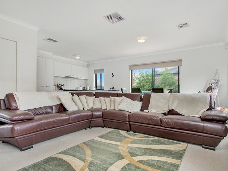 17 Malmaison Crescent, Truganina VIC 3029