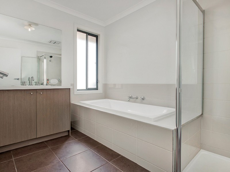 17 Malmaison Crescent, Truganina VIC 3029