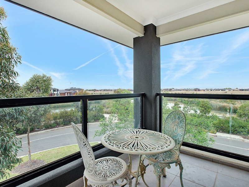 17 Malmaison Crescent, Truganina VIC 3029