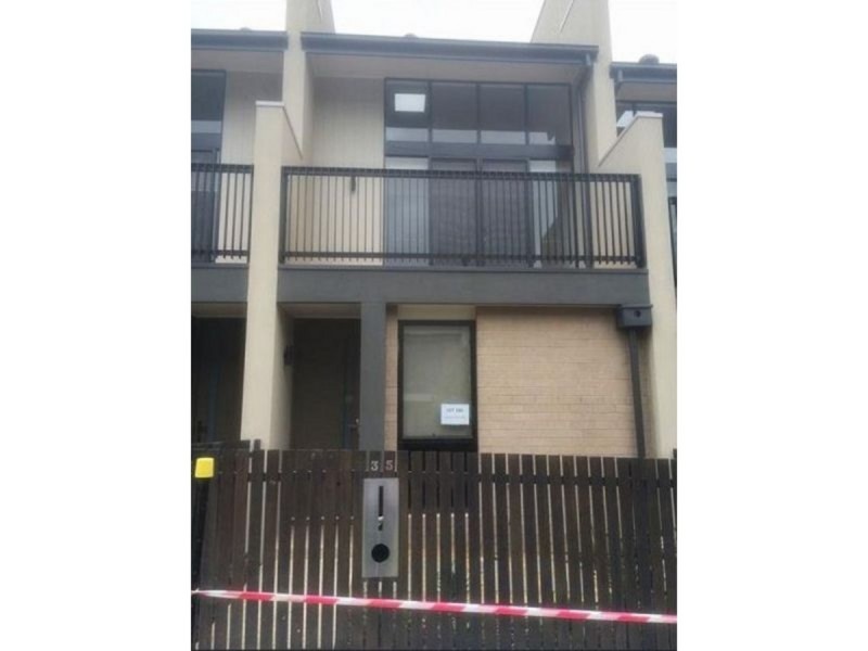35 Central Park Walk, Cheltenham VIC 3192