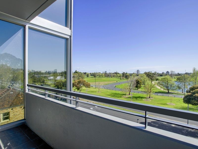 Level 4/74 Queens Road, Melbourne VIC 3004