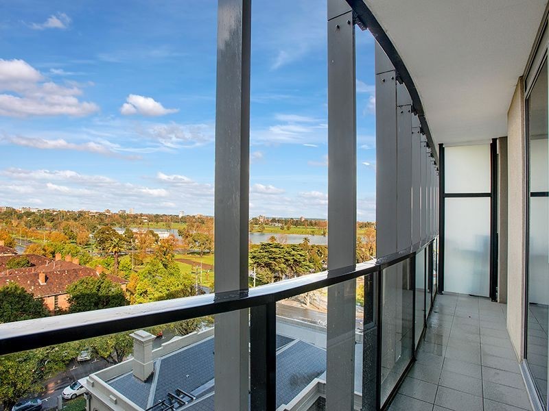 720/55 Queens Road, Melbourne VIC 3004