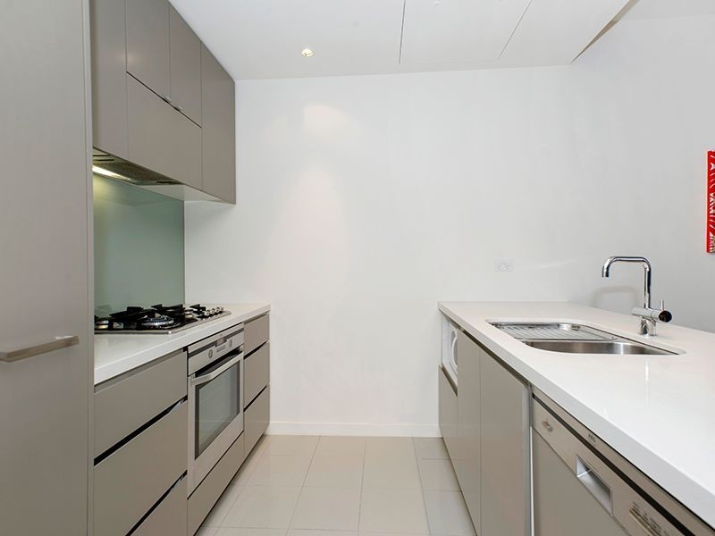 720/55 Queens Road, Melbourne VIC 3004
