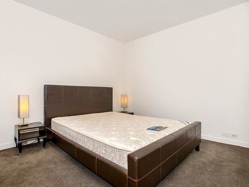 720/55 Queens Road, Melbourne VIC 3004