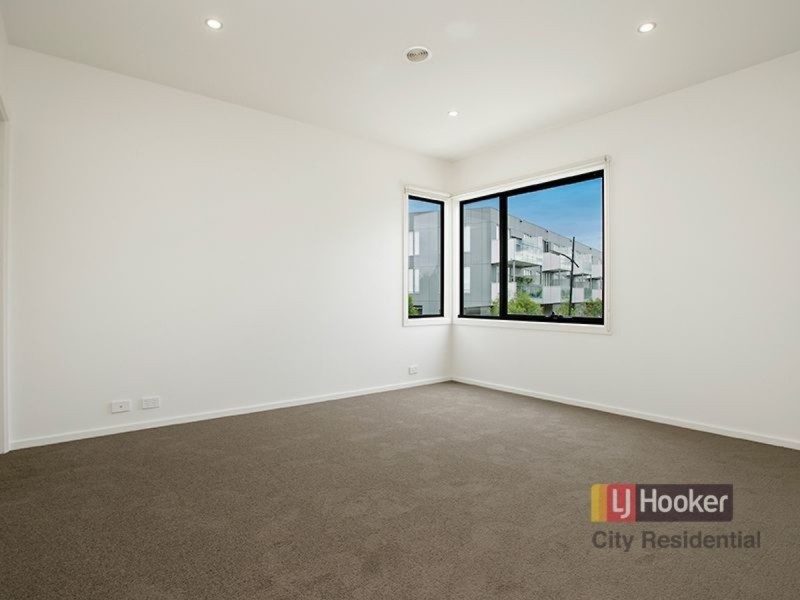 7 Yarra Bing Crescent, Burwood VIC 3125