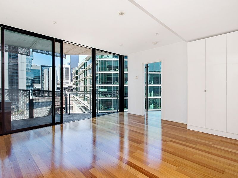 703/8 Waterview Walk, Docklands VIC 3008