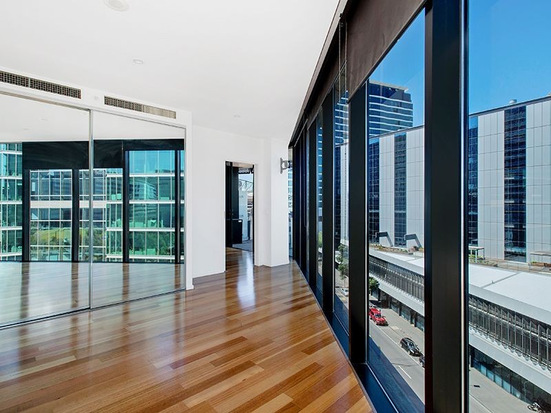 703/8 Waterview Walk, Docklands VIC 3008