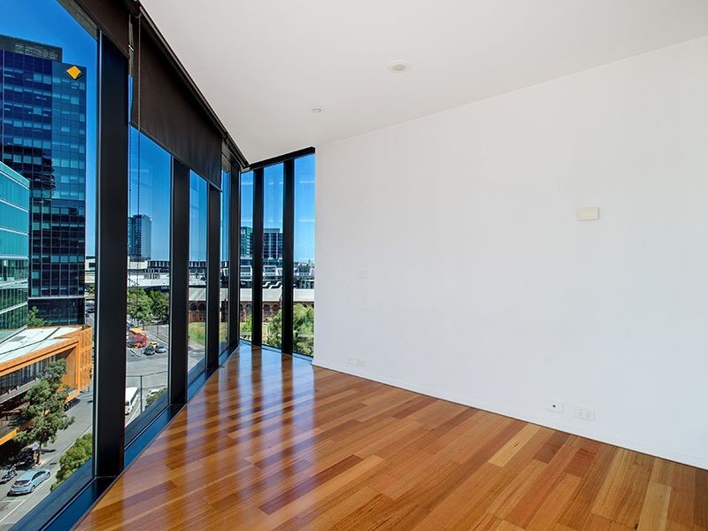 703/8 Waterview Walk, Docklands VIC 3008