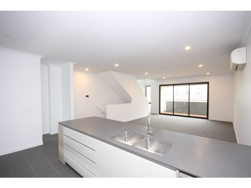 7 Celeste Walk, Clayton South VIC 3169