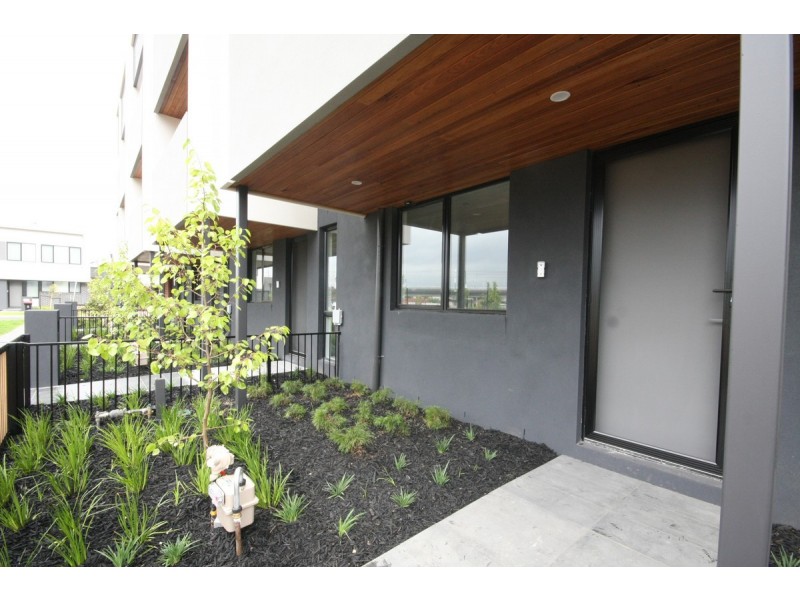 7 Celeste Walk, Clayton South VIC 3169