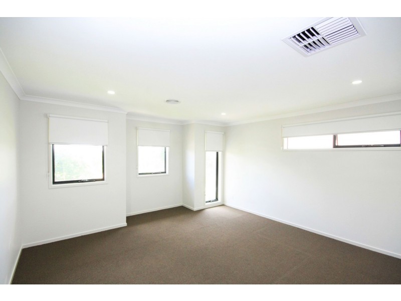 5 Savile Place, Narre Warren VIC 3805