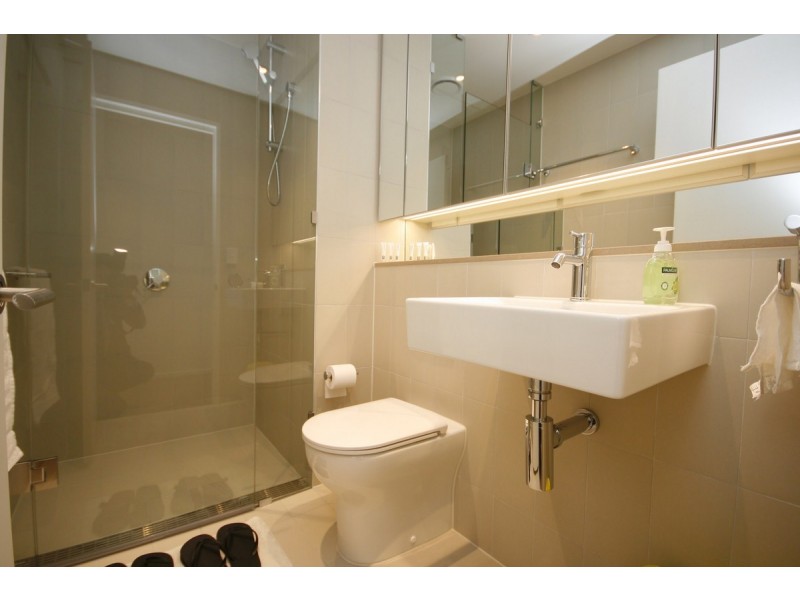 1002N/883 Collins Street, Docklands VIC 3008