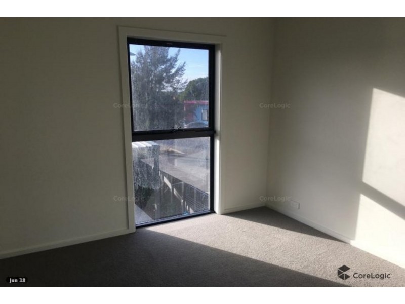 7 Ville Walk, Avondale Heights VIC 3034