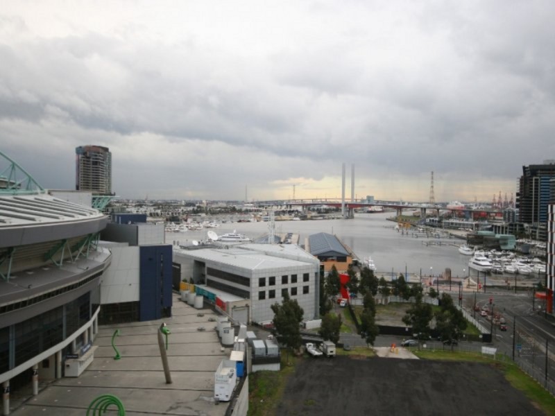 1015/673 La Trobe Street, Docklands VIC 3008