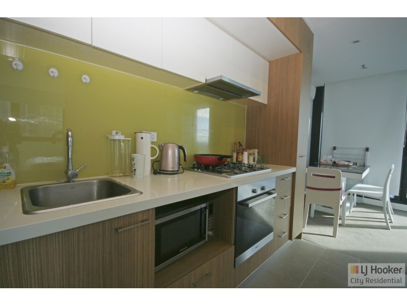 1807/8 Sutherland Street, Melbourne VIC 3000