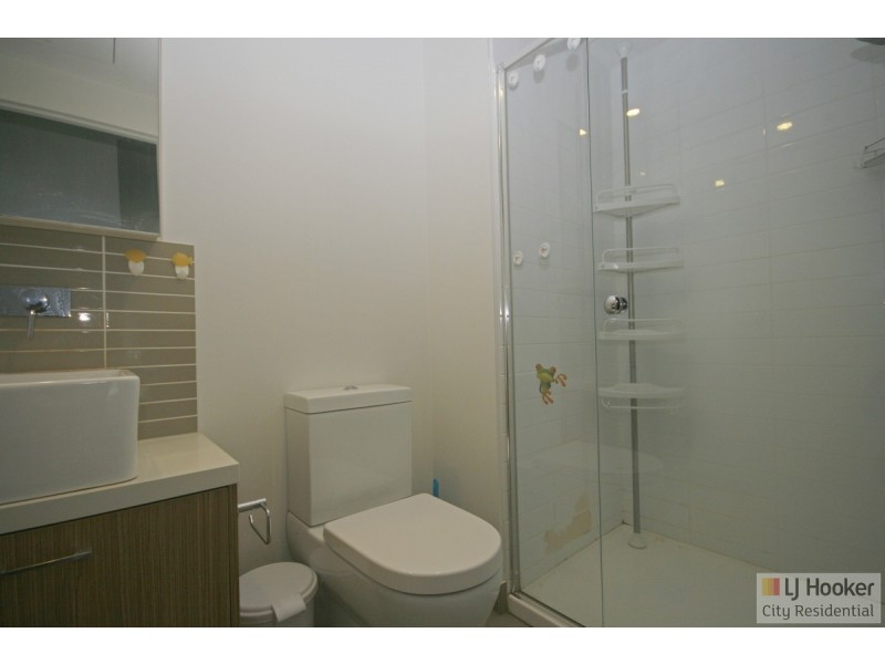 1807/8 Sutherland Street, Melbourne VIC 3000