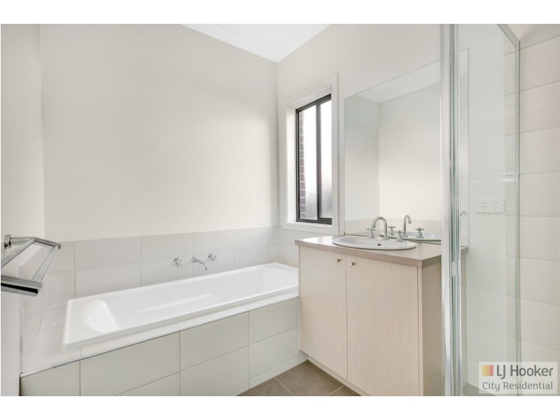 66 Riverside Drive, Craigieburn VIC 3064