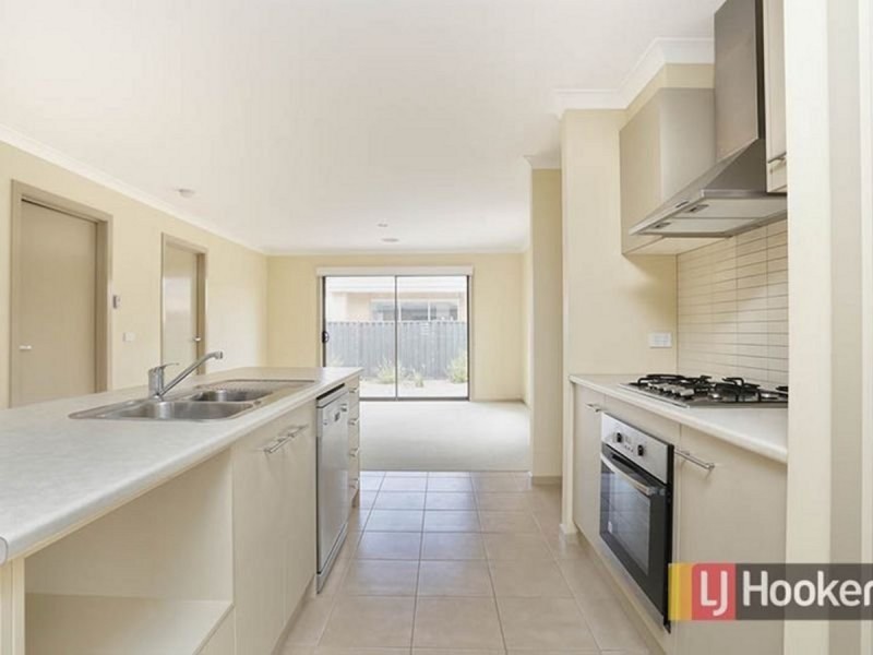 15 Sherwood Street, Tarneit VIC 3029