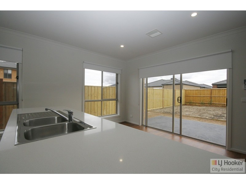 33 Muse Boulevard, Truganina VIC 3029