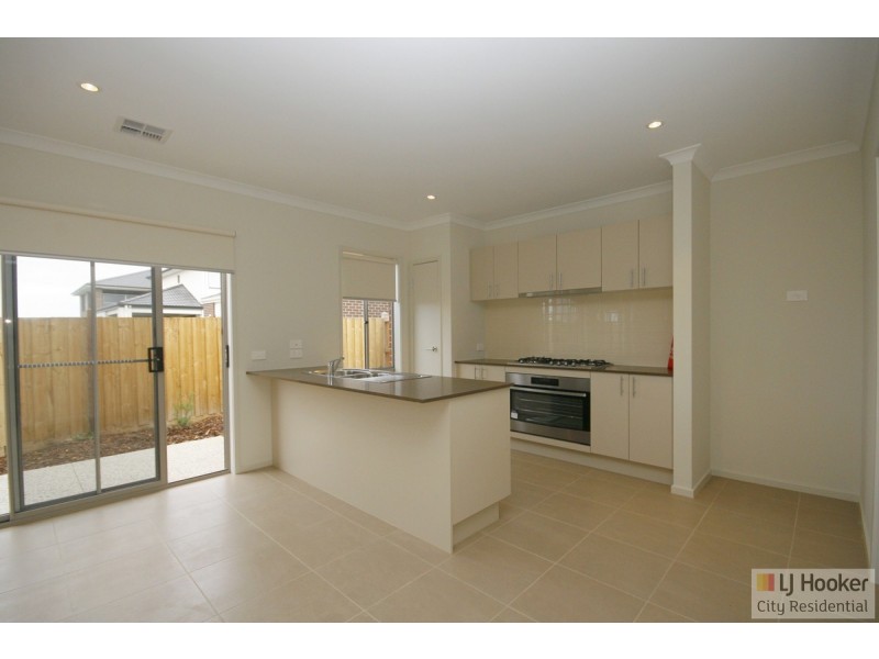 15 Leroy Crescent, Point Cook VIC 3030