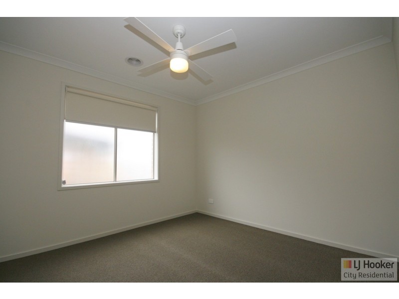 15 Leroy Crescent, Point Cook VIC 3030