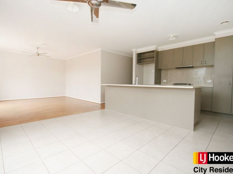 28 Blue Jay Crescent, Tarneit VIC 3029