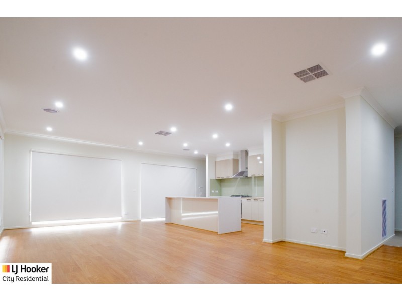 28 Zuccotti Crescent, Point Cook VIC 3030