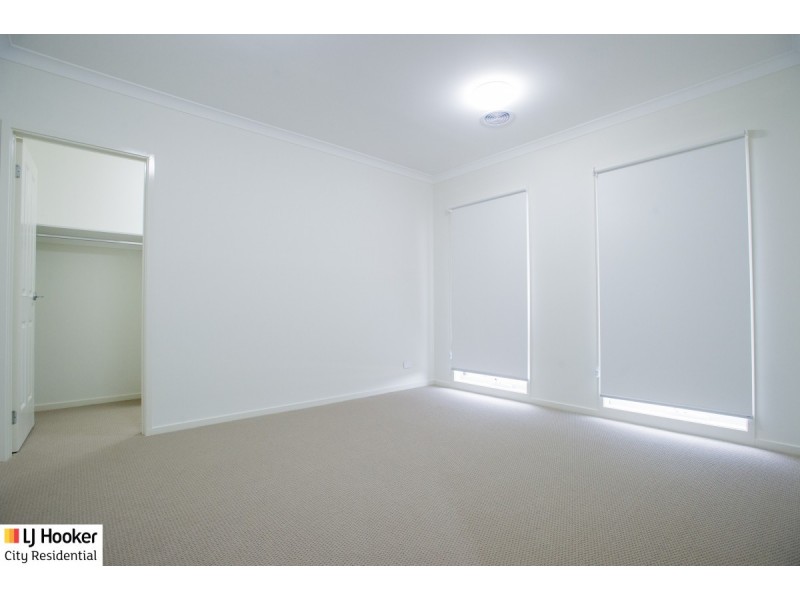 28 Zuccotti Crescent, Point Cook VIC 3030