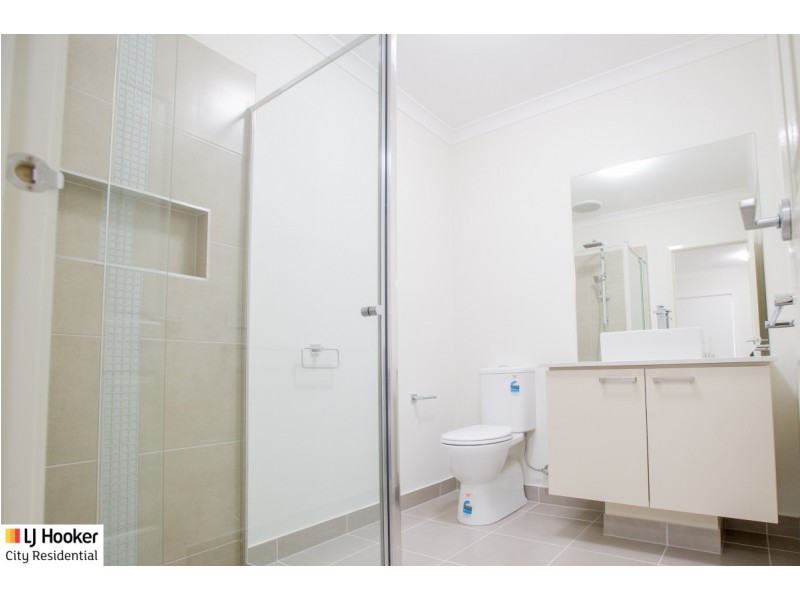 28 Zuccotti Crescent, Point Cook VIC 3030