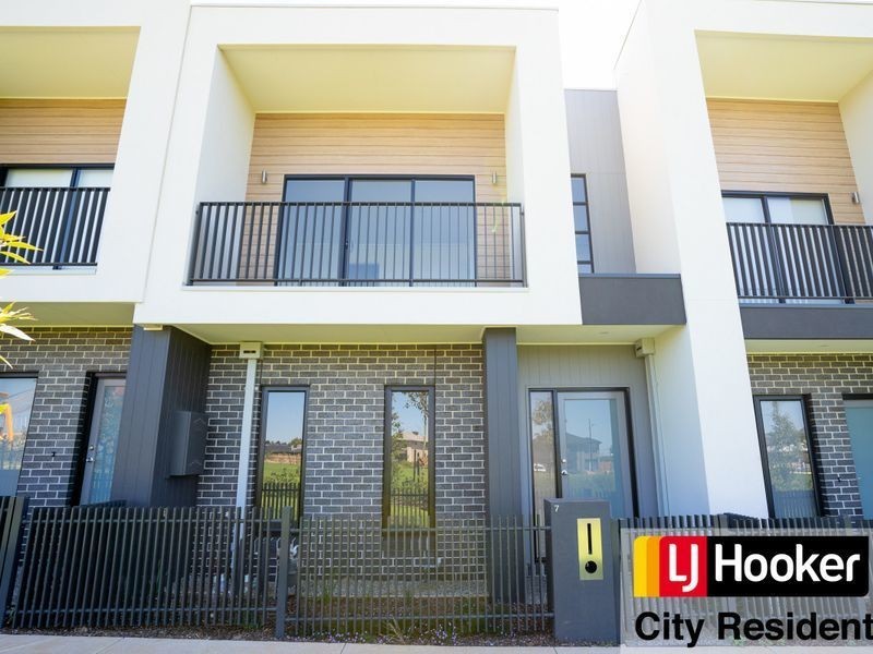 7 Clarence Walk, Mickleham VIC 3064