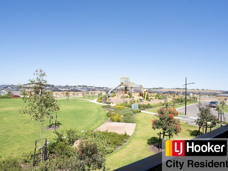 7 Clarence Walk, Mickleham VIC 3064