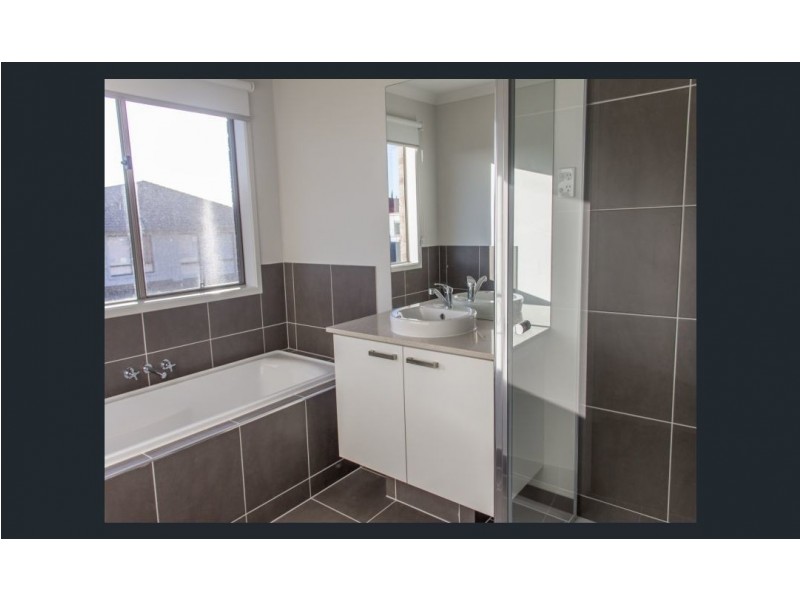 4 Savile Place, Narre Warren VIC 3805