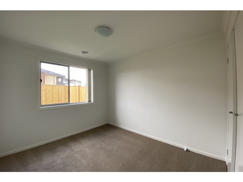 16 Sapling Boulevard, Tarneit VIC 3029