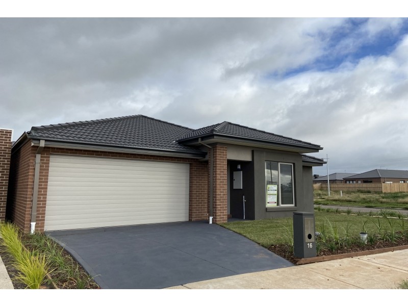 16 Sapling Boulevard, Tarneit VIC 3029