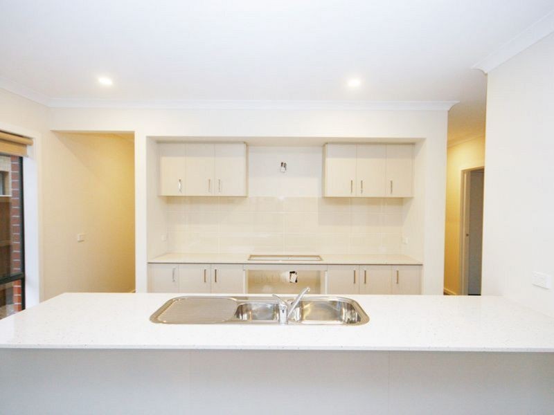 24 Devoe Road, Point Cook VIC 3030