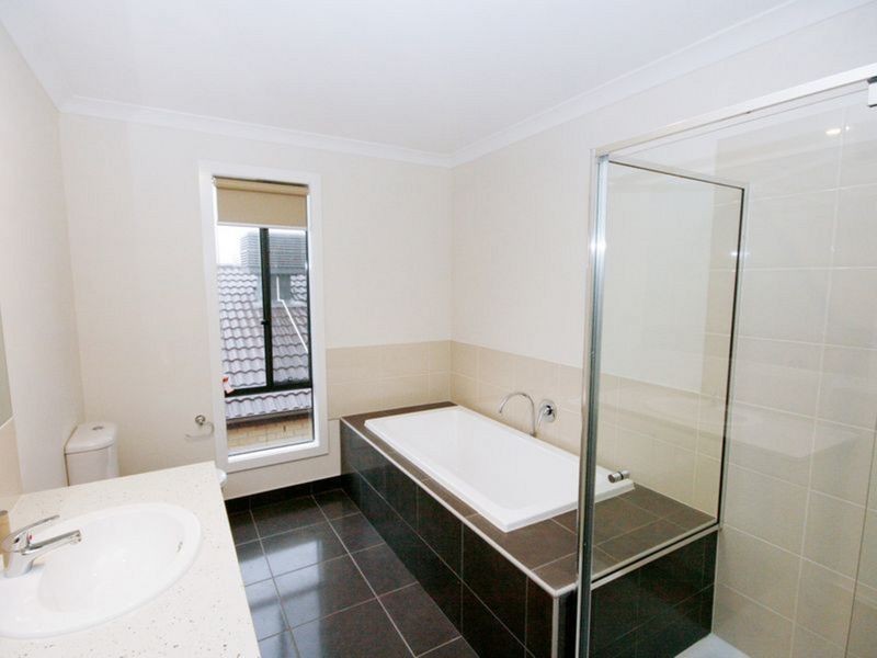 24 Devoe Road, Point Cook VIC 3030