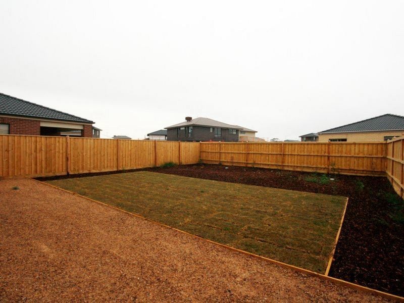 24 Devoe Road, Point Cook VIC 3030