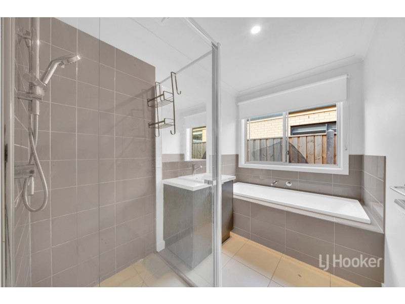 22 Kittyhawk Road, Point Cook VIC 3030