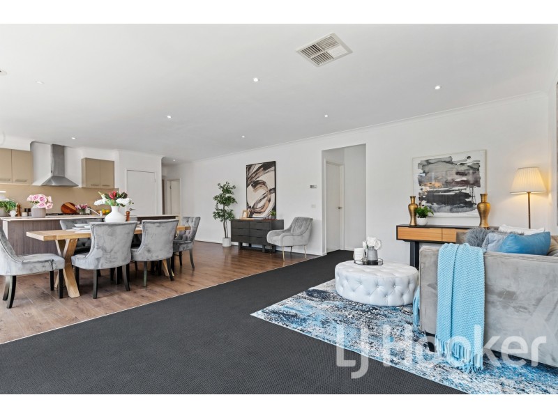 15 Chartwell Avenue, Truganina VIC 3029