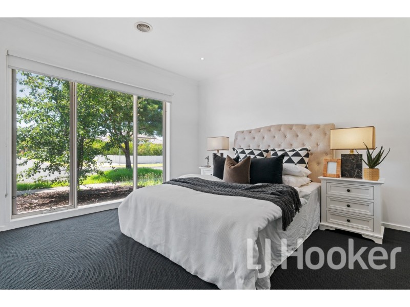 15 Chartwell Avenue, Truganina VIC 3029