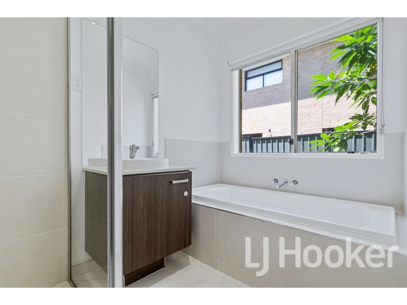 15 Chartwell Avenue, Truganina VIC 3029