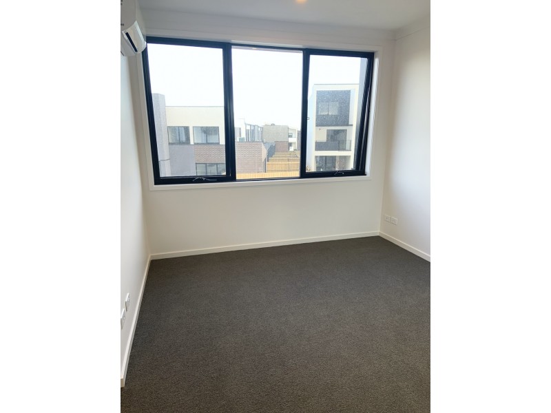 32 Royal Road, Braybrook VIC 3019