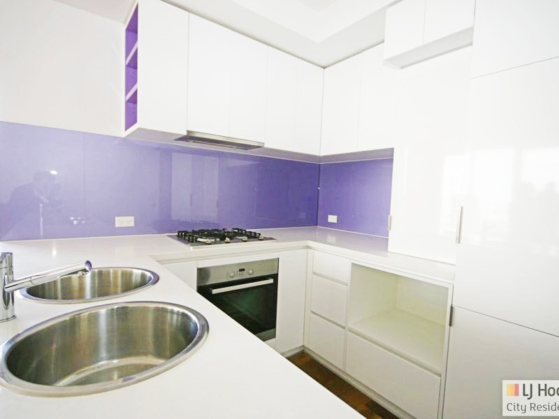 2508N/241 Harbour Esplanade, Docklands VIC 3008