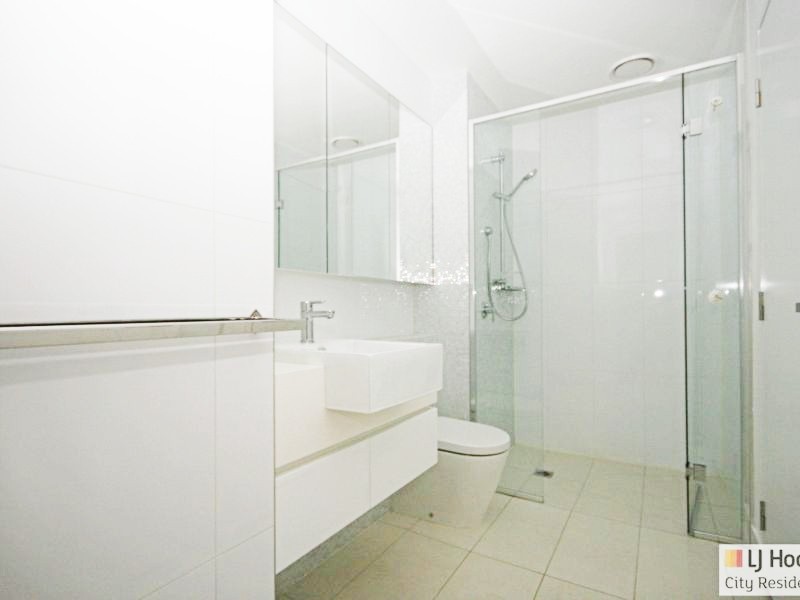 2508N/241 Harbour Esplanade, Docklands VIC 3008