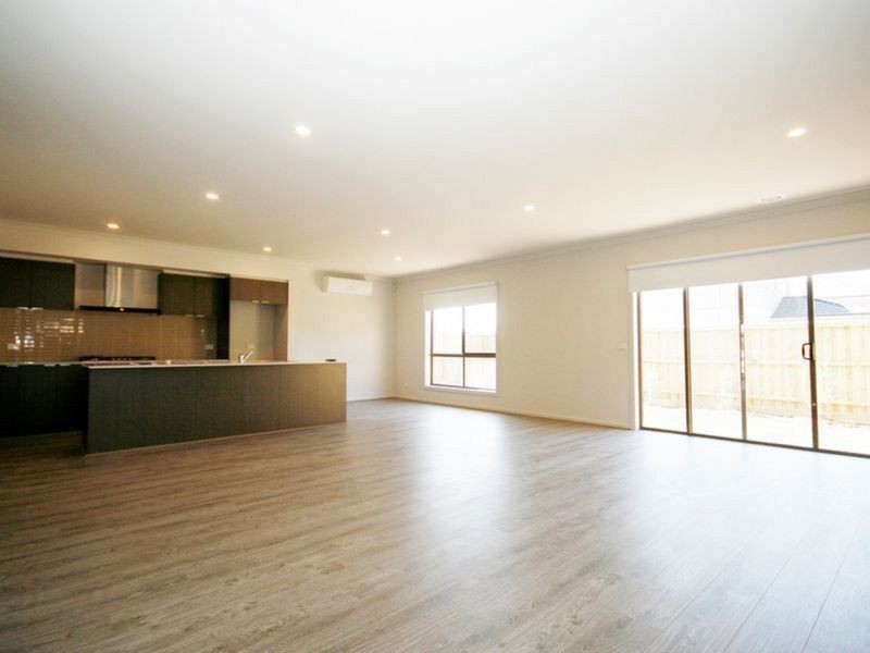 4 Saxony Way, Point Cook VIC 3030