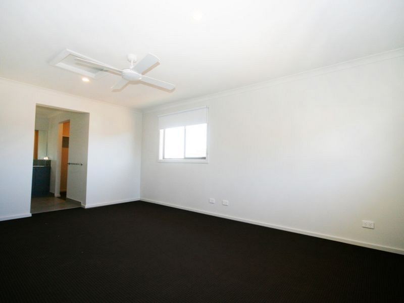 4 Saxony Way, Point Cook VIC 3030