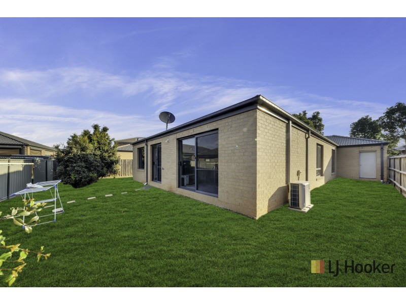 11 Runlet Drive, Point Cook VIC 3030